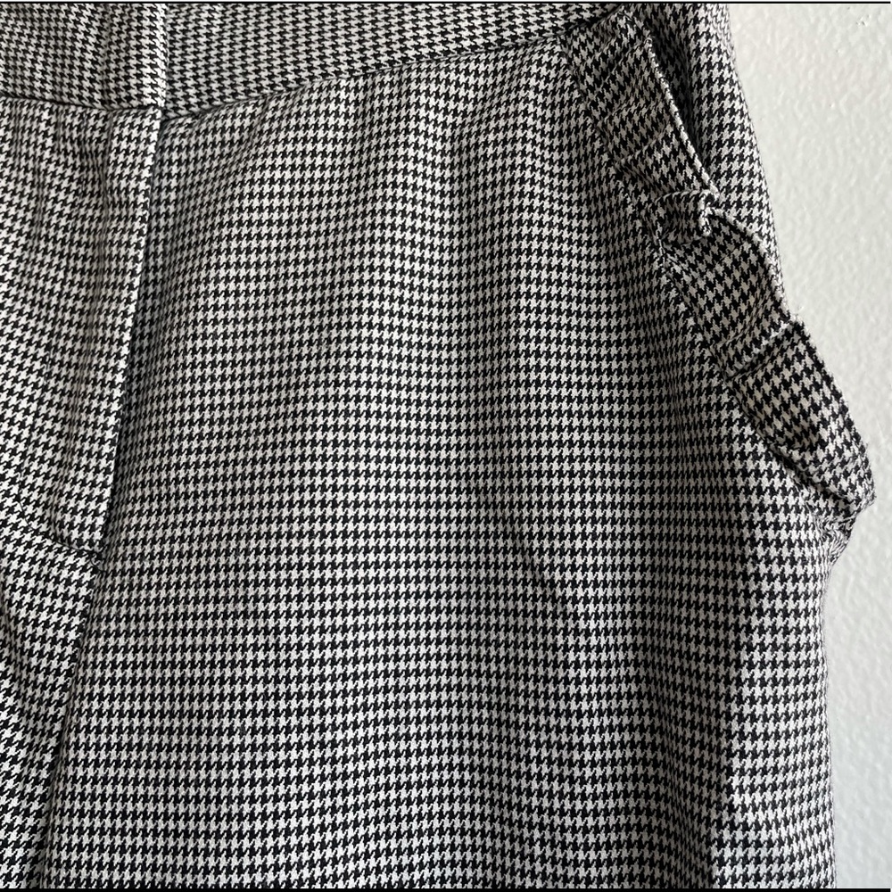 Houndstooth Ruffle Pocket Pant - Picture 5 of 5